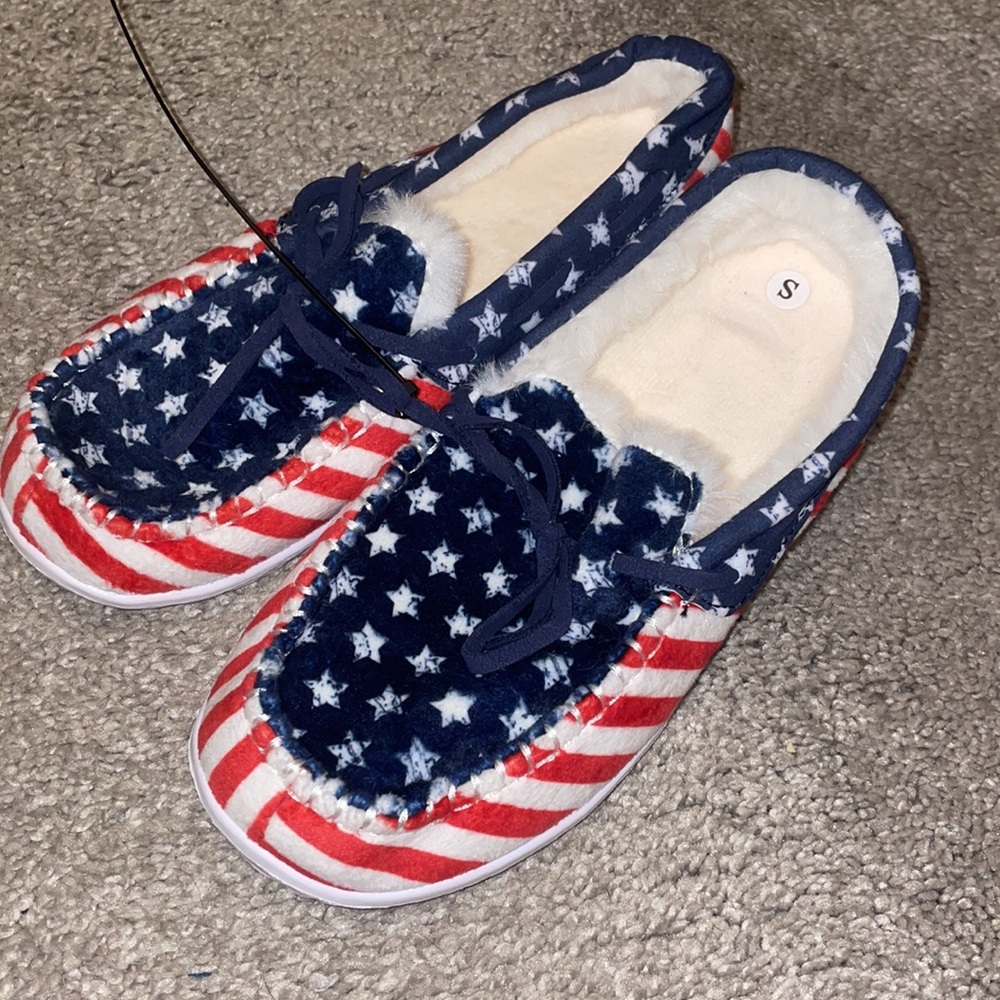 New casual 4 of July colored slip in shoes size 6